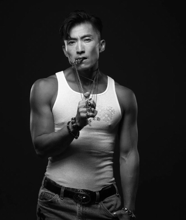 TVB小生也老得快，黄宗泽满脸褶子，林峯出现整容后遗症