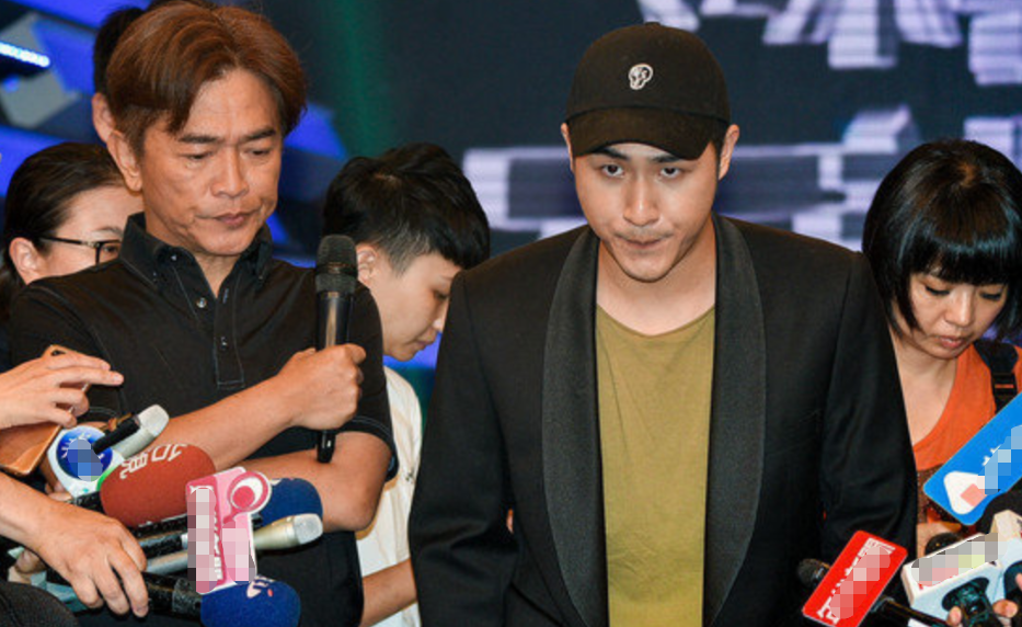 大s结婚17天，8人“登台唱戏”，真正的输家只有2人