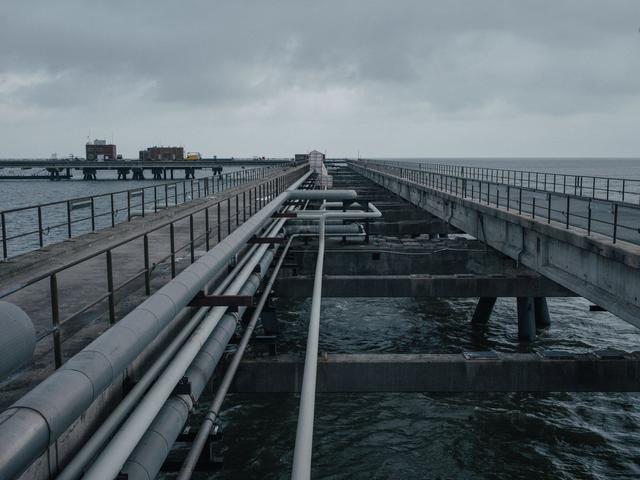 德国威廉港的一码头,现在德国正恢复在这里建造一个液化天然气进口终端的计划。图自美媒