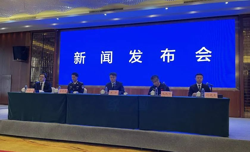 遇难者身份鉴定和DNA检测比对正进行!是否公布旅客名单?最新回应→休闲区蓝鸢梦想 - Www.slyday.coM 遇难者身份鉴定和DNA检测比对正进行!是否公布旅客名单?最新回应→休闲区蓝鸢梦想 - Www.slyday.coM