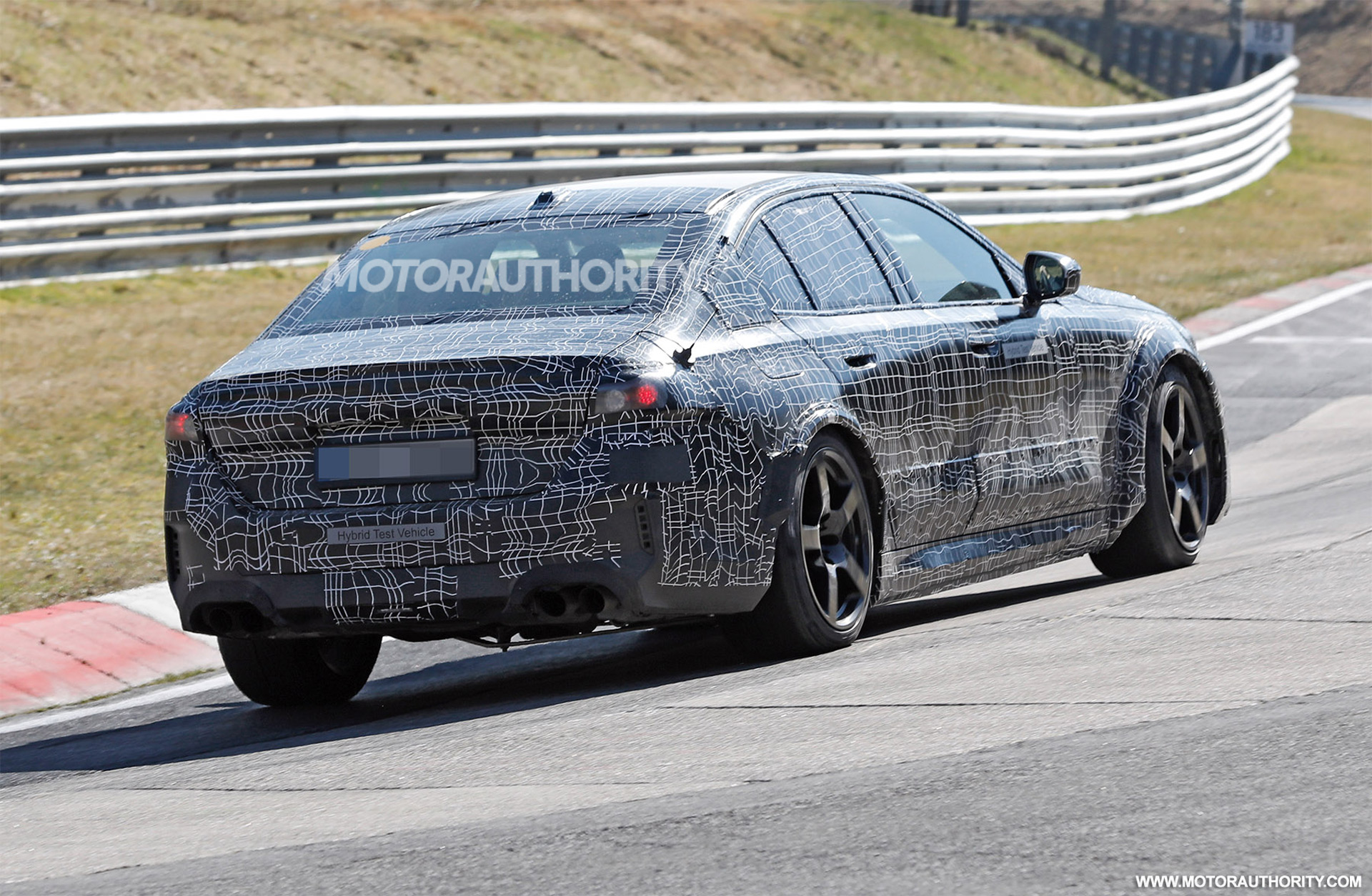 搭插电混动系统 全新BMW M5最新谍照曝光