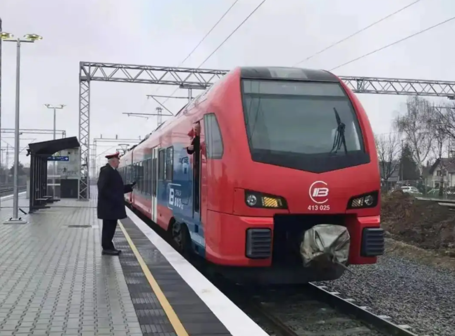 不是一般厉害，基建狂魔12天创造奇迹，塞尔维亚：多亏有中国朋