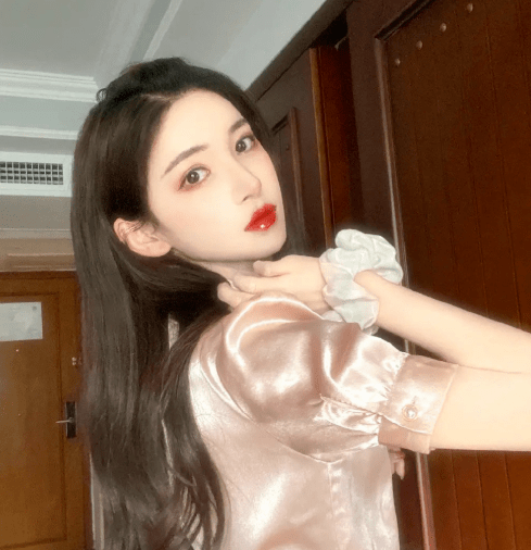 [转载]变性、一年吃死两人、不认爹妈，千万级网红，一个比一个荒唐