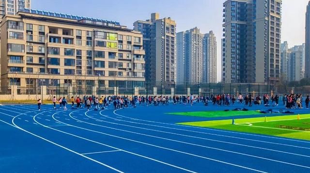 江苏无锡走运了，被投资2亿的学校砸中，占地55亩，预设48个班级休闲区蓝鸢梦想 - Www.slyday.coM