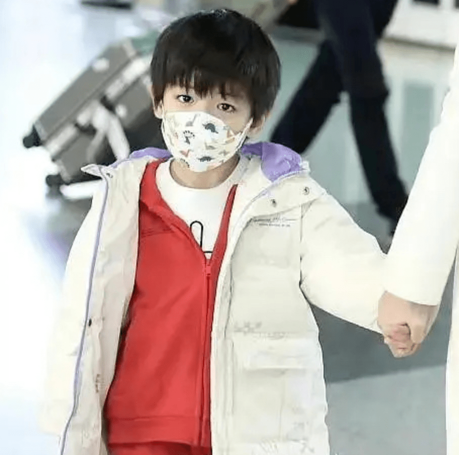 鲜为人知的星二代，个个颜值逆天，却总被父母“藏起来”