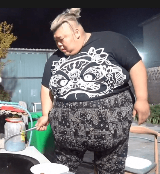 [转载]变性、一年吃死两人、不认爹妈，千万级网红，一个比一个荒唐