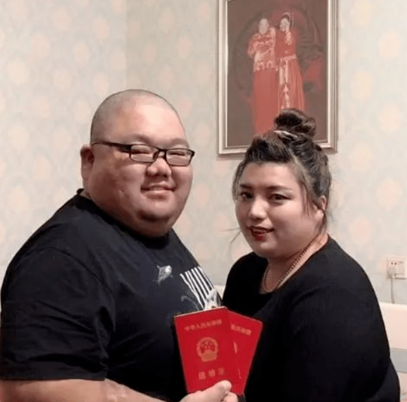 [转载]变性、一年吃死两人、不认爹妈，千万级网红，一个比一个荒唐