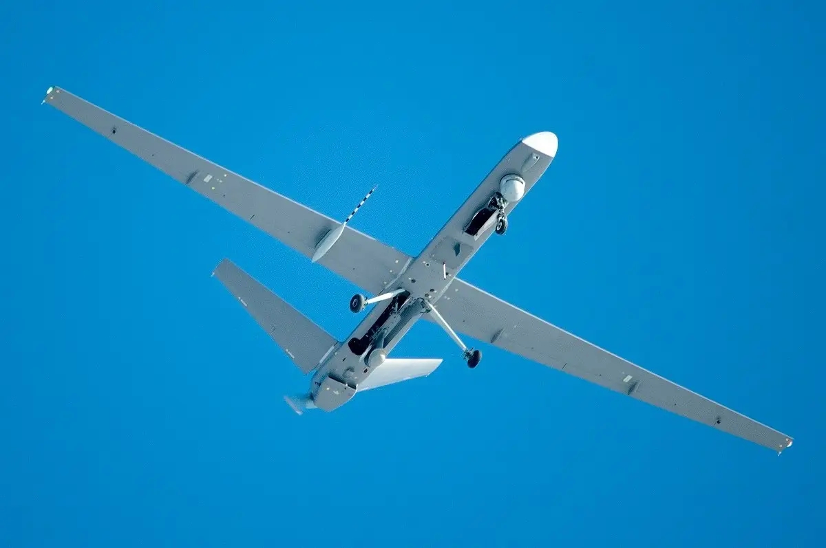 俄新型无人机首次使用炸弹攻击 性能媲美全球鹰 航程达1万公里_凤凰网