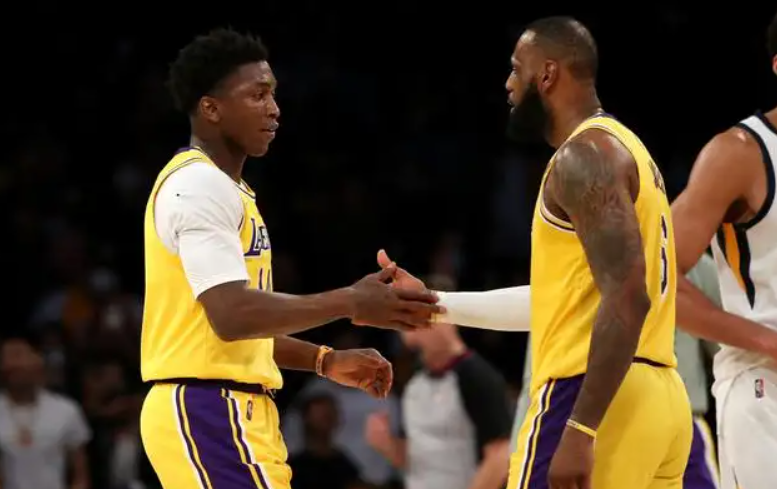 37分12板12助！加盟湖人成拼命三郎，兢兢业业任劳任怨，令人敬佩