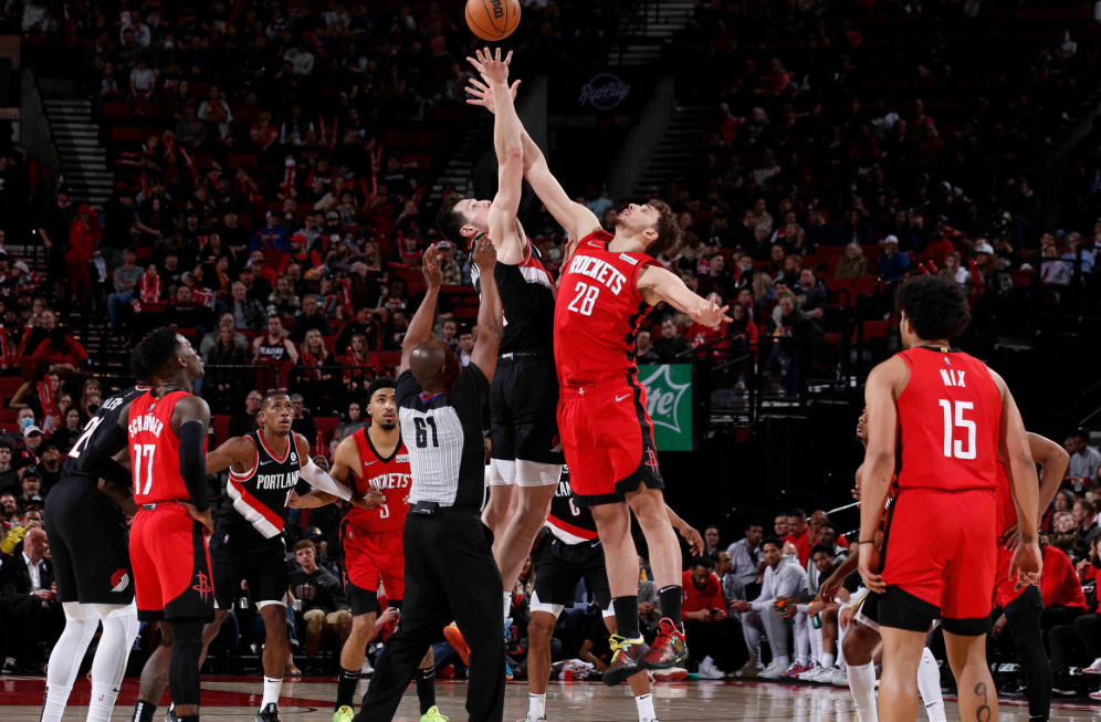 27分7板3助！火箭新秀大爆发，同样的出战时间，你果然比伍德要强