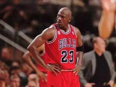 乔丹当年为何改穿45号球衣？后来，他又为何要穿回23号球衣？