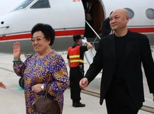 [转载]被580亿富婆养了32年的“唐僧”，是“嫁豪门”最典型的例子