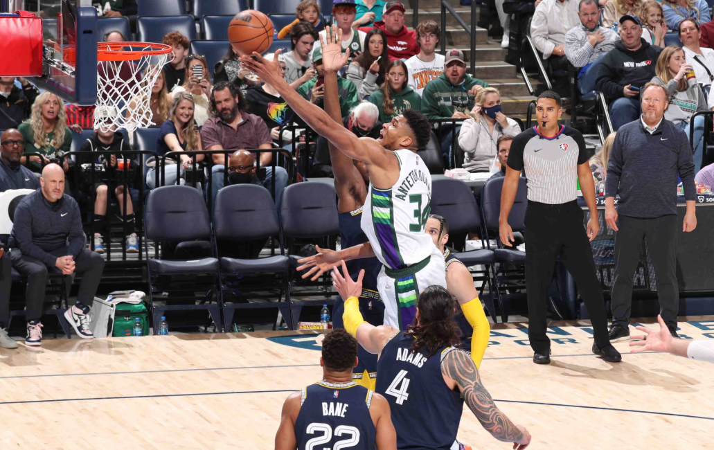 爆冷25分惨败，反而是好事？东部已变红海，篮网浑水摸鱼成大赢家