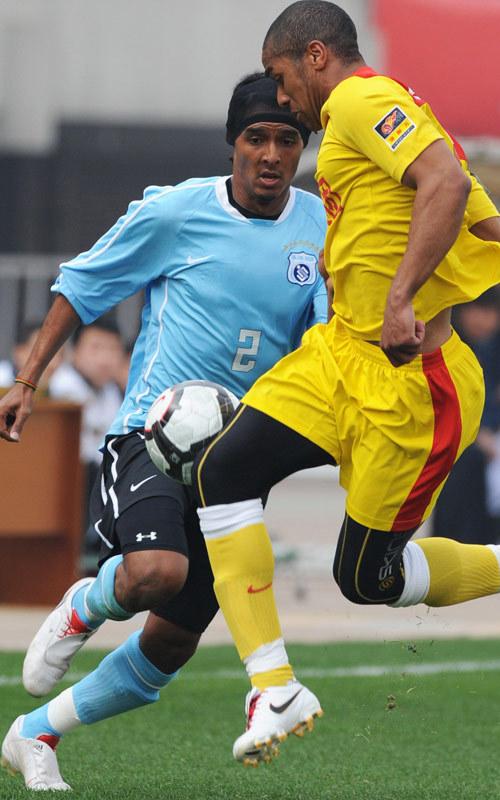 大连足球史上今天:10年梅萨国米卡隆中超首秀破门,实德1-1陕西 大连足球史上今天:10年梅萨国米卡隆中超首秀破门,实德1-1陕西