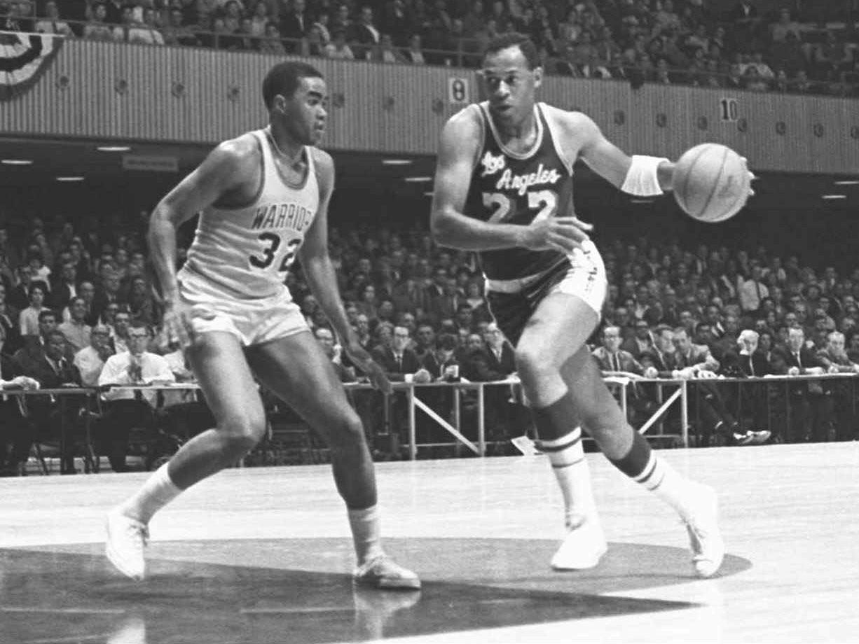 1962年的今天贝勒开启季后赛连续11场30纪录nba历史最长