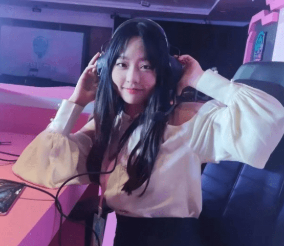 武大美女学霸成绩优异直博中科院,还是电竞高手,妥妥的人生赢家休闲区蓝鸢梦想 - Www.slyday.coM 武大美女学霸成绩优异直博中科院,还是电竞高手,妥妥的人生赢家休闲区蓝鸢梦想 - Www.slyday.coM