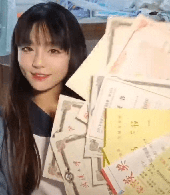 武大美女学霸成绩优异直博中科院,还是电竞高手,妥妥的人生赢家休闲区蓝鸢梦想 - Www.slyday.coM 武大美女学霸成绩优异直博中科院,还是电竞高手,妥妥的人生赢家休闲区蓝鸢梦想 - Www.slyday.coM