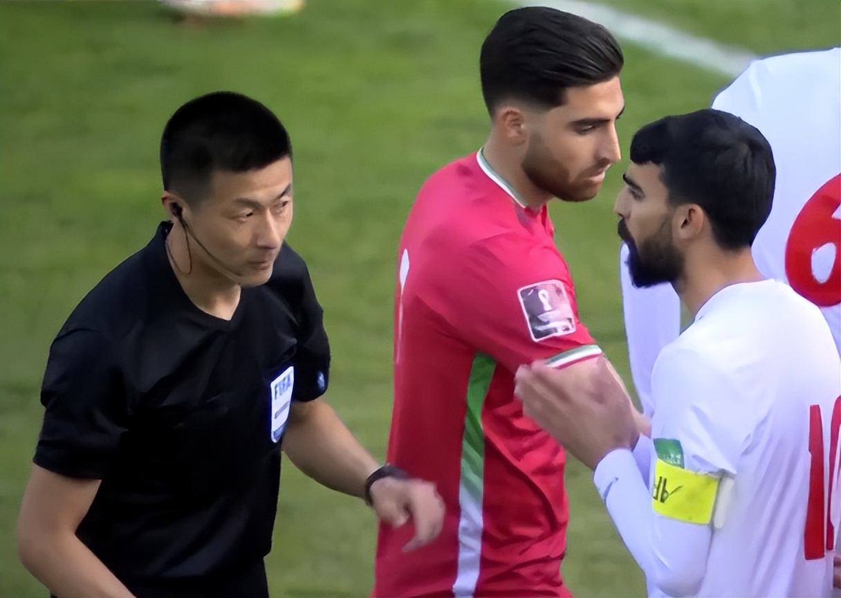 2-0！亚洲第1大爆发，中国裁判平息冲突，创2大纪录+反超<a href=