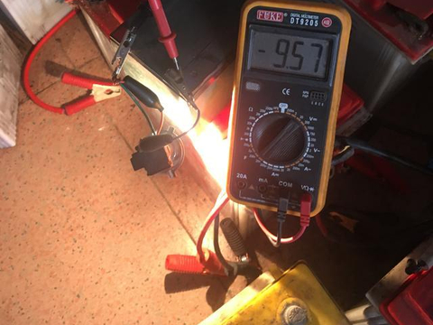 汽车电瓶容量下降？这几招让它起死回生！