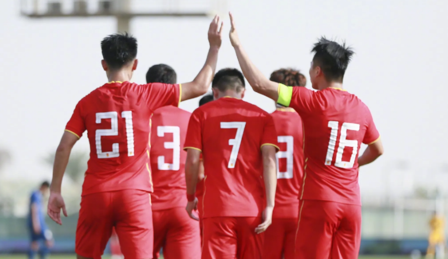 尴尬何时休！越南队排名倒数第一，只踢赢了中国队，一对难兄难弟