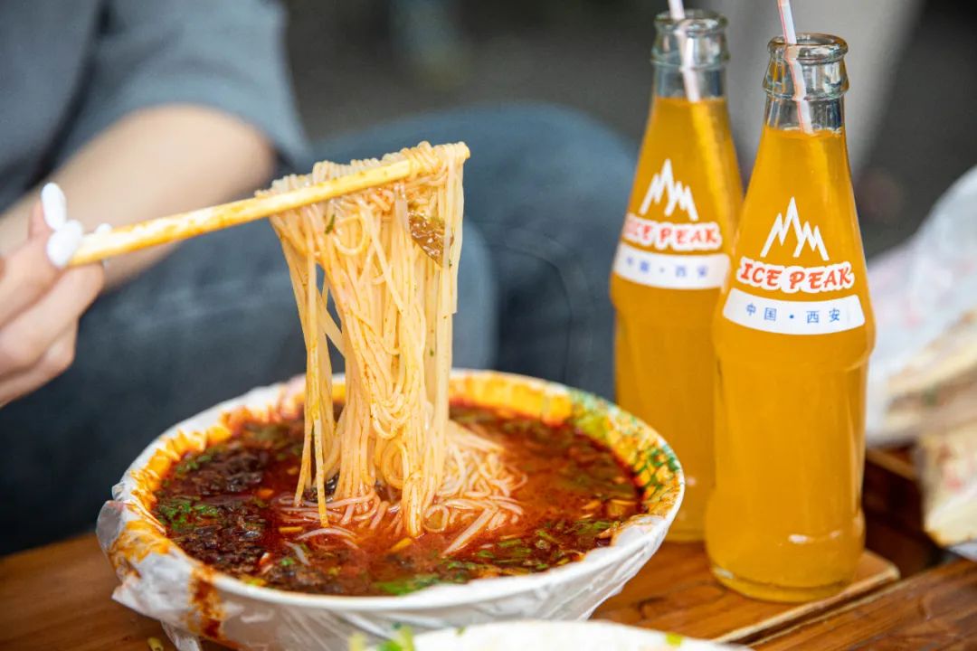 老西安的味道!20多年口碑米线老店!一代人的青春回忆!休闲区蓝鸢梦想 - Www.slyday.coM 老西安的味道!20多年口碑米线老店!一代人的青春回忆!休闲区蓝鸢梦想 - Www.slyday.coM