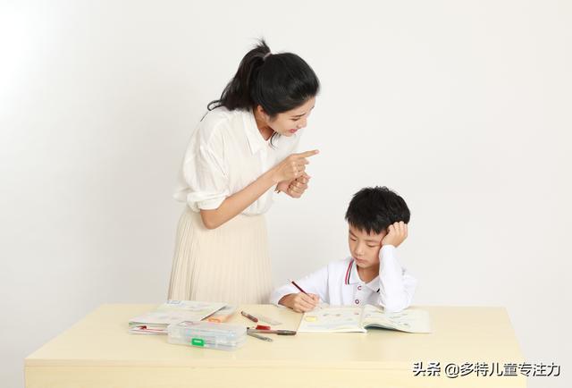 孩子对你的话左耳进右耳出,不是故意的!背后原因,家长知道吗?休闲区蓝鸢梦想 - Www.slyday.coM 孩子对你的话左耳进右耳出,不是故意的!背后原因,家长知道吗?休闲区蓝鸢梦想 - Www.slyday.coM