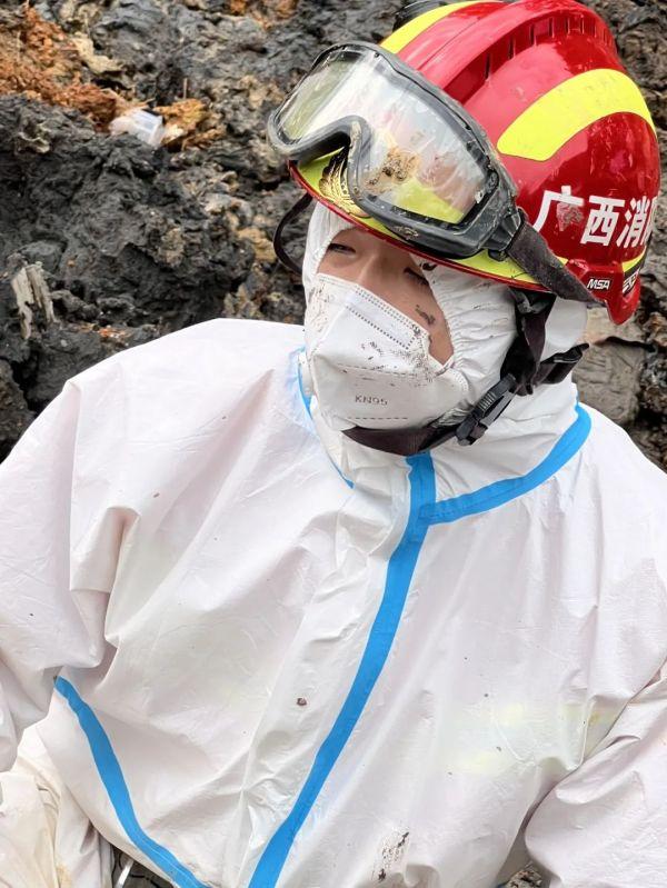 一名消防员在“3·21”东航飞行事故处置现场的日记休闲区蓝鸢梦想 - Www.slyday.coM 一名消防员在“3·21”东航飞行事故处置现场的日记休闲区蓝鸢梦想 - Www.slyday.coM