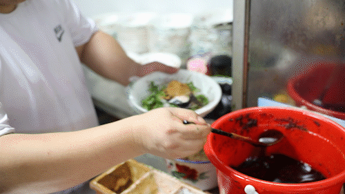 老西安的味道!20多年口碑米线老店!一代人的青春回忆!休闲区蓝鸢梦想 - Www.slyday.coM 老西安的味道!20多年口碑米线老店!一代人的青春回忆!休闲区蓝鸢梦想 - Www.slyday.coM