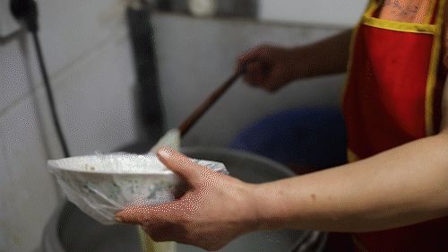 老西安的味道!20多年口碑米线老店!一代人的青春回忆!休闲区蓝鸢梦想 - Www.slyday.coM 老西安的味道!20多年口碑米线老店!一代人的青春回忆!休闲区蓝鸢梦想 - Www.slyday.coM