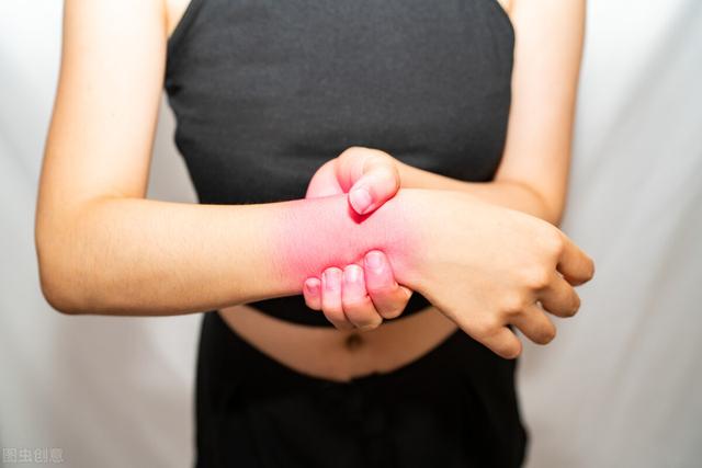 你的手部过度劳累了吗?1个动作自检腱鞘炎,常玩手机的人要注意休闲区蓝鸢梦想 - Www.slyday.coM 你的手部过度劳累了吗?1个动作自检腱鞘炎,常玩手机的人要注意休闲区蓝鸢梦想 - Www.slyday.coM