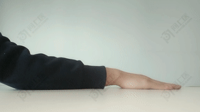 你的手部过度劳累了吗?1个动作自检腱鞘炎,常玩手机的人要注意休闲区蓝鸢梦想 - Www.slyday.coM 你的手部过度劳累了吗?1个动作自检腱鞘炎,常玩手机的人要注意休闲区蓝鸢梦想 - Www.slyday.coM