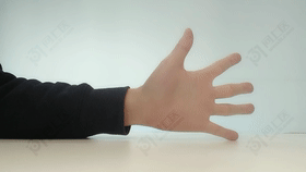 你的手部过度劳累了吗?1个动作自检腱鞘炎,常玩手机的人要注意休闲区蓝鸢梦想 - Www.slyday.coM 你的手部过度劳累了吗?1个动作自检腱鞘炎,常玩手机的人要注意休闲区蓝鸢梦想 - Www.slyday.coM