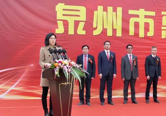 福建前首富身家460亿元,日赚千万,80后女儿许阳阳颇有当家风范休闲区蓝鸢梦想 - Www.slyday.coM 福建前首富身家460亿元,日赚千万,80后女儿许阳阳颇有当家风范休闲区蓝鸢梦想 - Www.slyday.coM