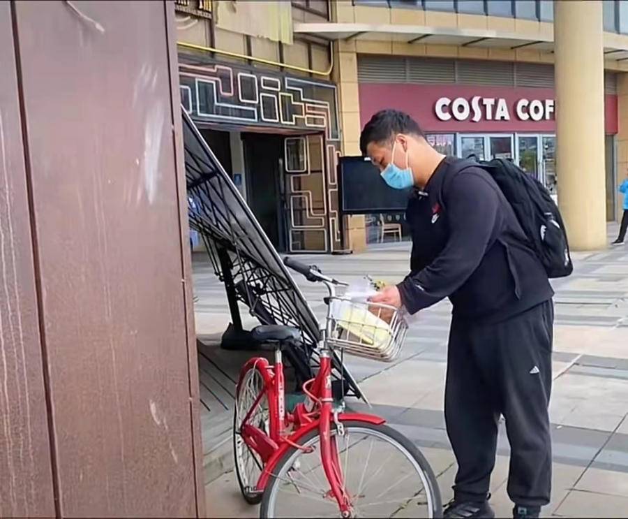 浙大博士生8年未毕业送外卖,回应:延毕有导师因素休闲区蓝鸢梦想 - Www.slyday.coM 浙大博士生8年未毕业送外卖,回应:延毕有导师因素休闲区蓝鸢梦想 - Www.slyday.coM