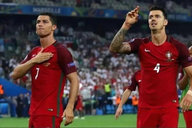 报韩日世界杯的一箭之仇？20年后，C罗欲率葡萄牙拿<a href=
