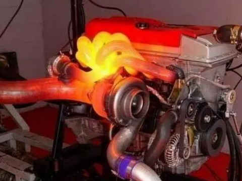 发动机高温故障灯亮起，该熄火还是怠速？做错汽车可能报废