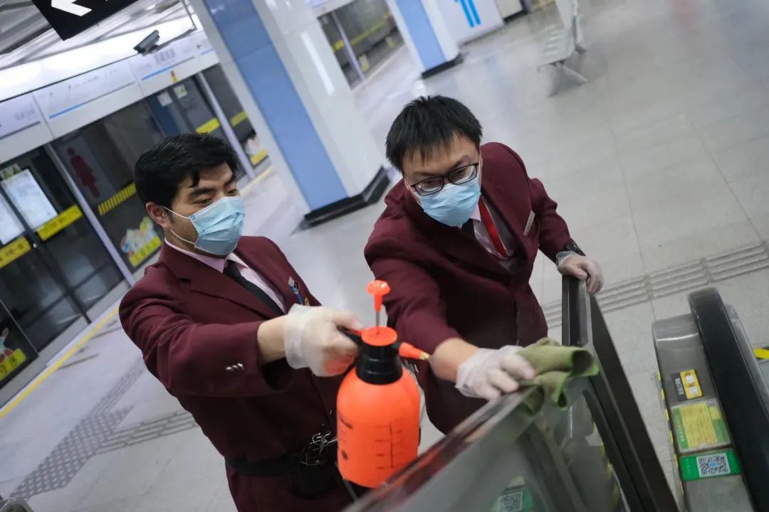 上海地铁:不到10%的车站运营,也要付出100%的努力休闲区蓝鸢梦想 - Www.slyday.coM 上海地铁:不到10%的车站运营,也要付出100%的努力休闲区蓝鸢梦想 - Www.slyday.coM