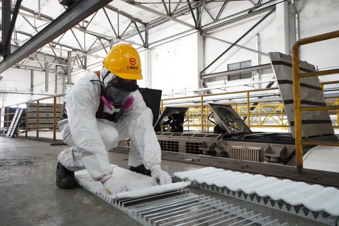 上海地铁:不到10%的车站运营,也要付出100%的努力休闲区蓝鸢梦想 - Www.slyday.coM 上海地铁:不到10%的车站运营,也要付出100%的努力休闲区蓝鸢梦想 - Www.slyday.coM