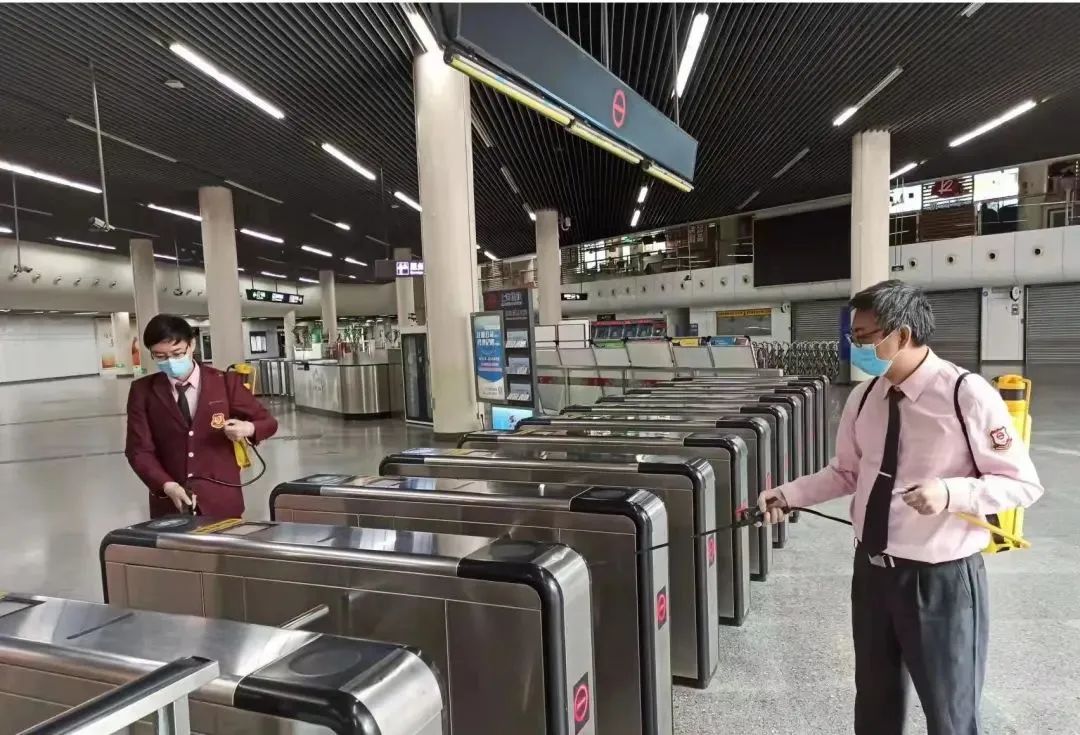 上海地铁:不到10%的车站运营,也要付出100%的努力休闲区蓝鸢梦想 - Www.slyday.coM 上海地铁:不到10%的车站运营,也要付出100%的努力休闲区蓝鸢梦想 - Www.slyday.coM