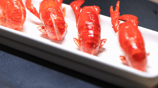 下午1点,十堰这家餐厅刚做好的虾被紧急送往武汉...休闲区蓝鸢梦想 - Www.slyday.coM 下午1点,十堰这家餐厅刚做好的虾被紧急送往武汉...休闲区蓝鸢梦想 - Www.slyday.coM