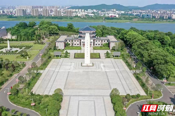 观察丨清明云祭扫风尚的背后,每一个长沙人都了不起休闲区蓝鸢梦想 - Www.slyday.coM 观察丨清明云祭扫风尚的背后,每一个长沙人都了不起休闲区蓝鸢梦想 - Www.slyday.coM