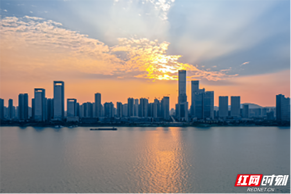 观察丨清明云祭扫风尚的背后,每一个长沙人都了不起休闲区蓝鸢梦想 - Www.slyday.coM 观察丨清明云祭扫风尚的背后,每一个长沙人都了不起休闲区蓝鸢梦想 - Www.slyday.coM