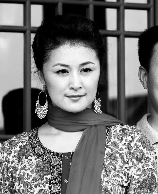 清明节前,张学松在社交平台悼念于月仙,因被隔离无法现场祭拜她休闲区蓝鸢梦想 - Www.slyday.coM 清明节前,张学松在社交平台悼念于月仙,因被隔离无法现场祭拜她休闲区蓝鸢梦想 - Www.slyday.coM