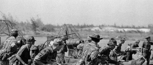 美国当初为什么打越南战争？