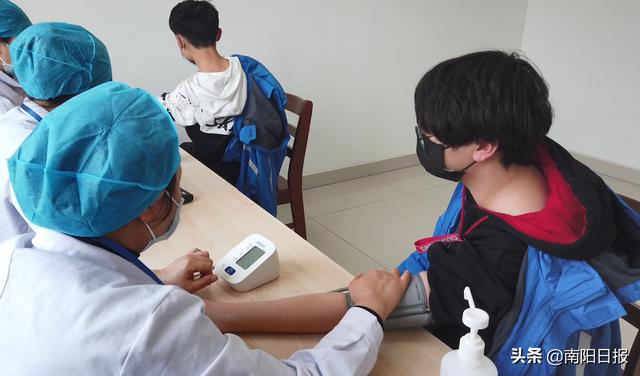 直击高招体检现场!你想知道的都在这里休闲区蓝鸢梦想 - Www.slyday.coM 直击高招体检现场!你想知道的都在这里休闲区蓝鸢梦想 - Www.slyday.coM