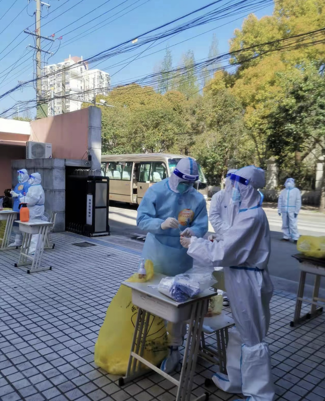 杨浦区域内行动着这样的应急采样小分队:日行万步,只为采样不漏一人休闲区蓝鸢梦想 - Www.slyday.coM 杨浦区域内行动着这样的应急采样小分队:日行万步,只为采样不漏一人休闲区蓝鸢梦想 - Www.slyday.coM