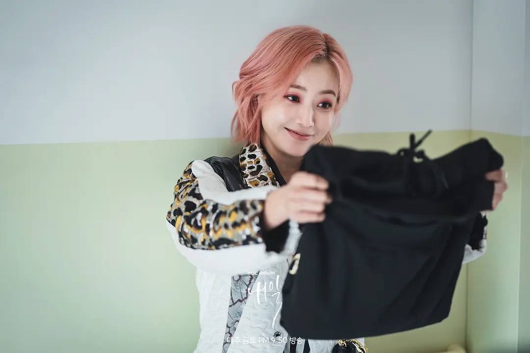 金喜善新剧开播，44岁仍是<a href=