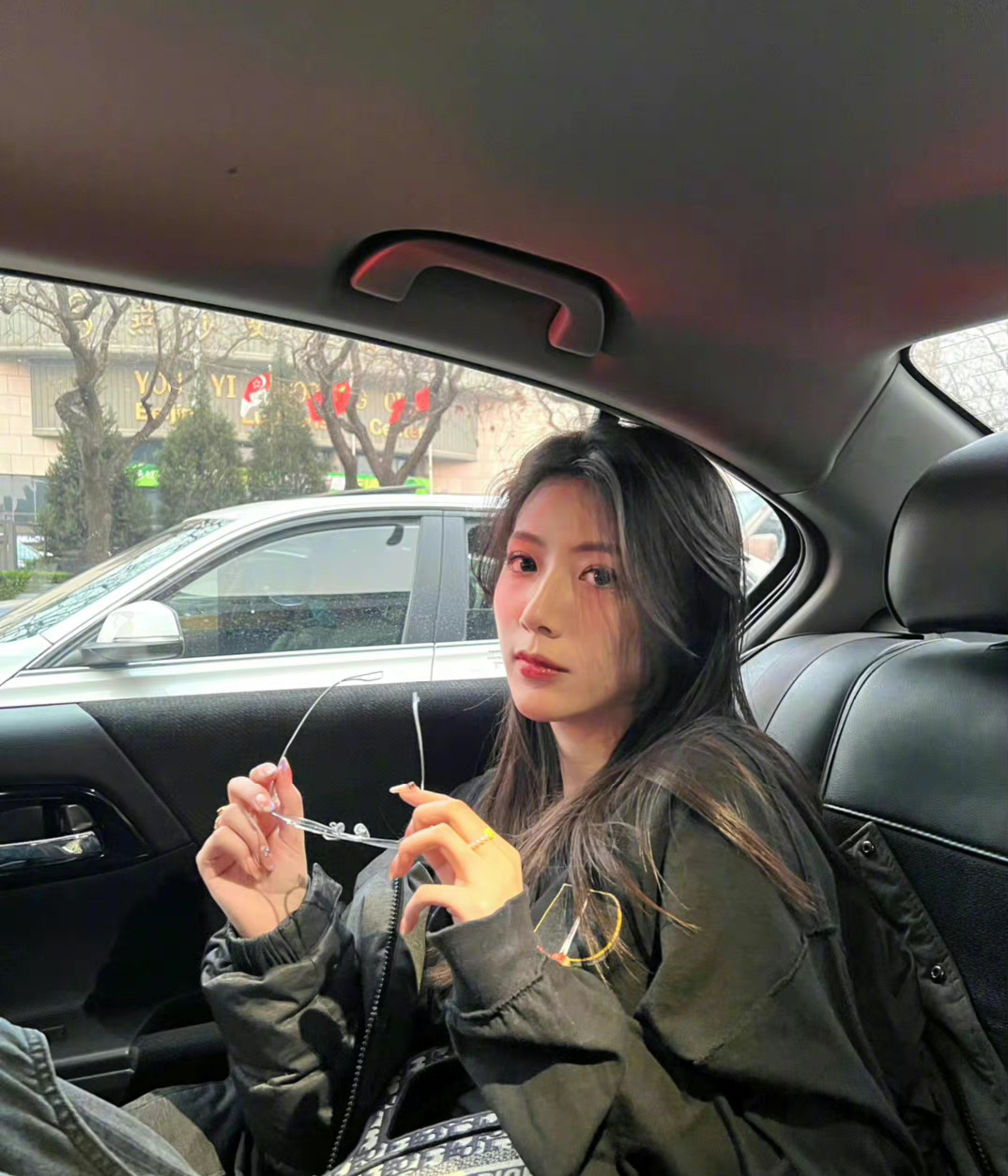有网友找到了郭子凡女友的正面照 哇！好酷好美好A！郭子凡
