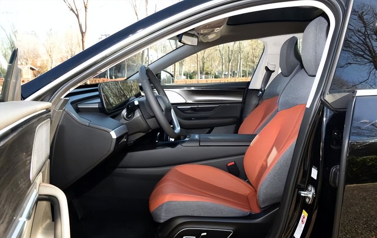 小鹏P7,全车丹拿音响两个天窗,极限续航706KM,关键有性能版休闲区蓝鸢梦想 - Www.slyday.coM 小鹏P7,全车丹拿音响两个天窗,极限续航706KM,关键有性能版休闲区蓝鸢梦想 - Www.slyday.coM