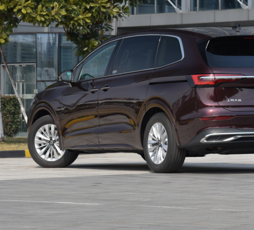 都说买车要一步到位,这话没毛病,毕竟车不像衣服可以总换休闲区蓝鸢梦想 - Www.slyday.coM 都说买车要一步到位,这话没毛病,毕竟车不像衣服可以总换休闲区蓝鸢梦想 - Www.slyday.coM